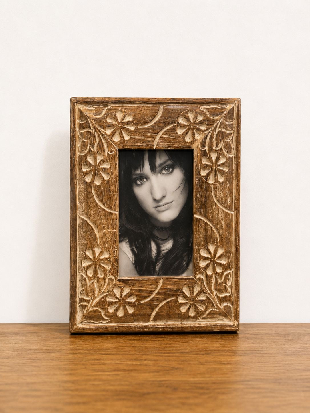 INDIVIDUAL PHOTO FRAME