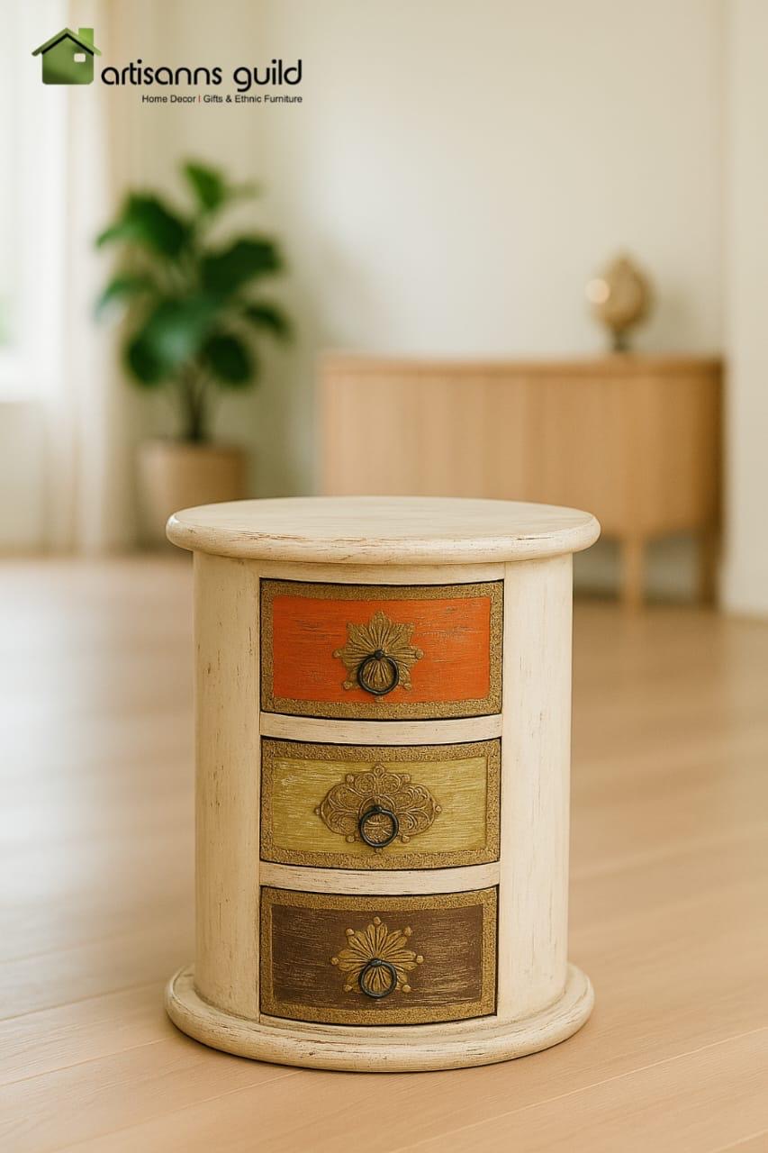 Round Chest in Distress Finish
