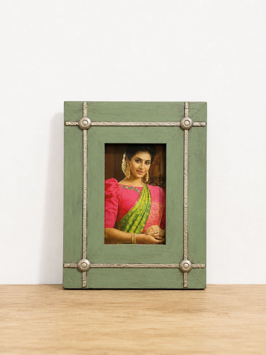 INDIVIDUAL PHOTO FRAME