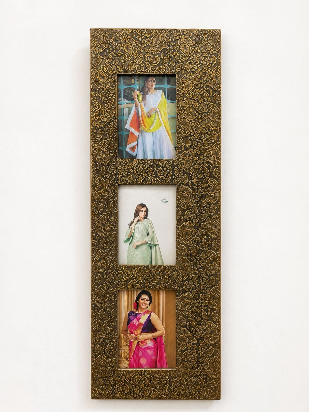 PHOTO FRAME IN BRASS FINISH