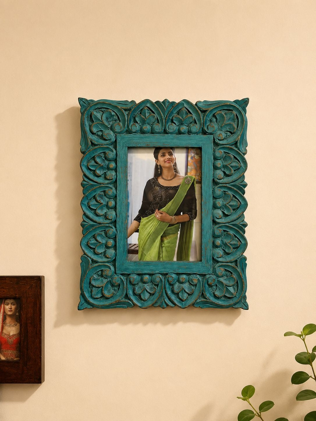 INDIVIDUAL PHOTO FRAME