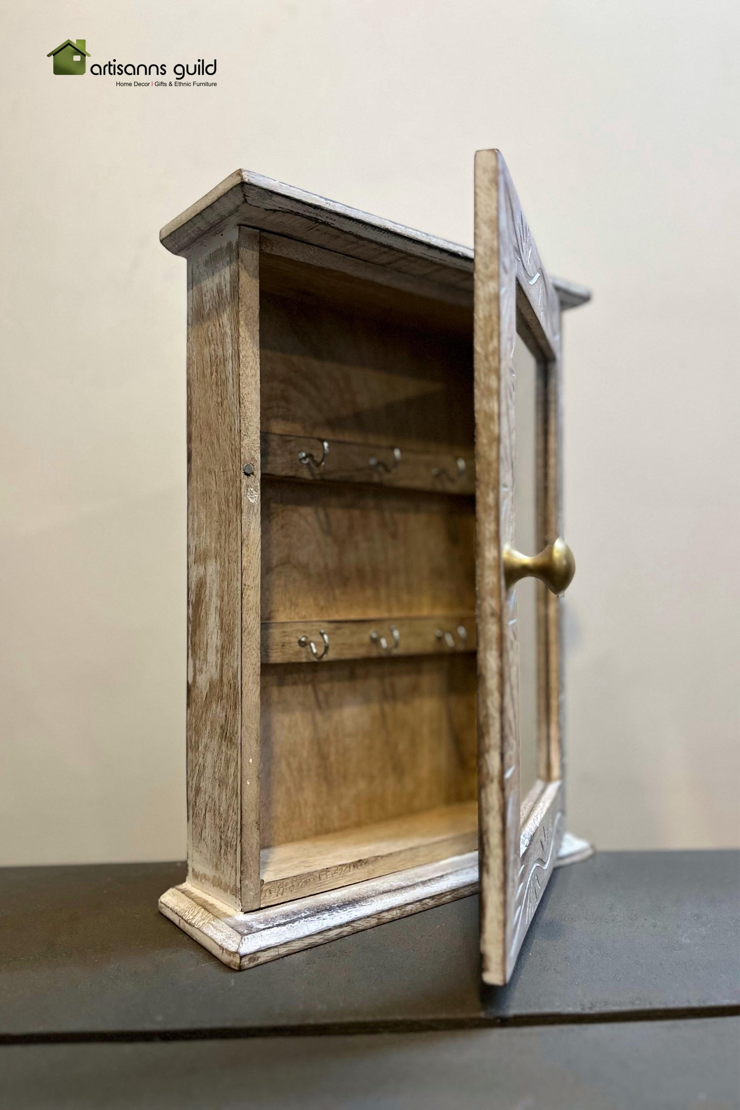 WOODEN KEY HOLDER