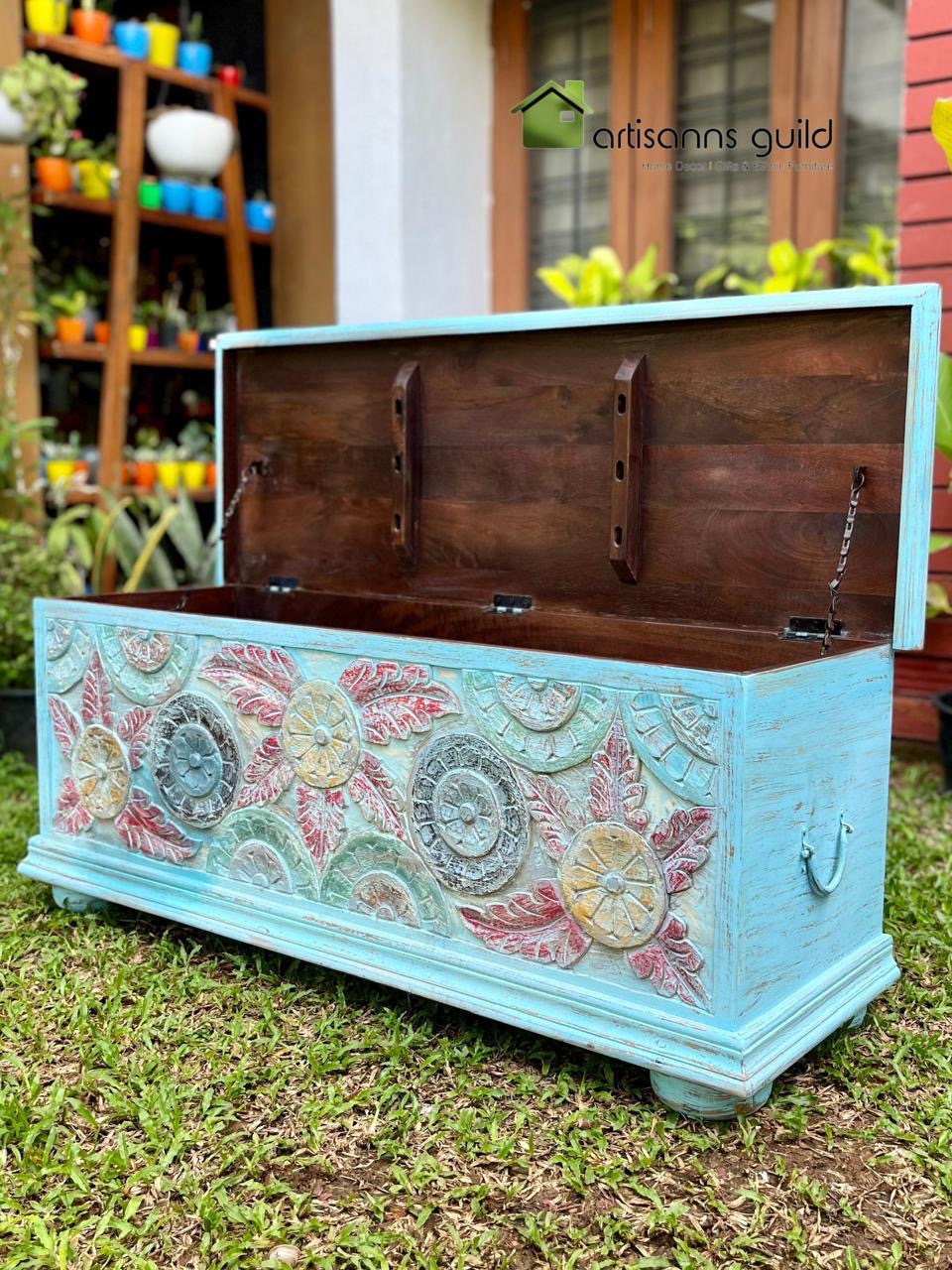 WOODEN TRUNK BOX