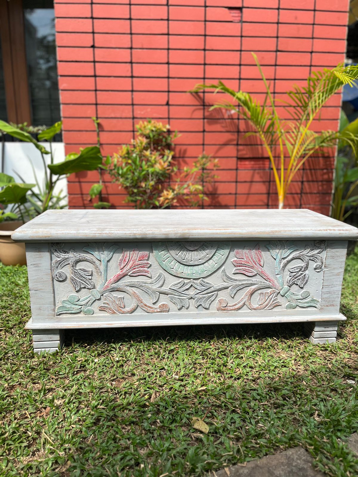 WOODEN TRUNK BOX
