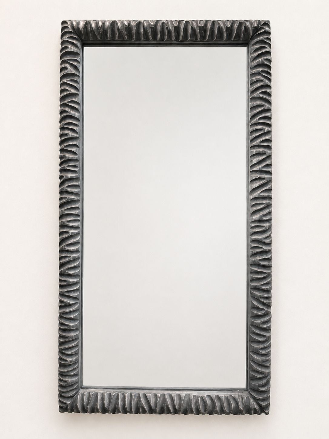 WOODEN MIRROR IN RECTANGLE