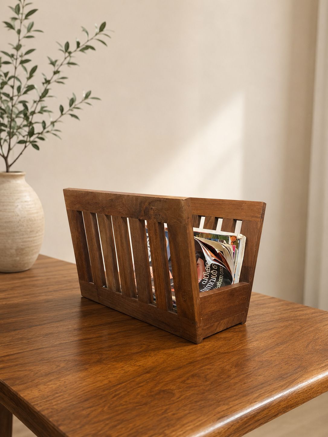 Urban Reader Magazine Rack