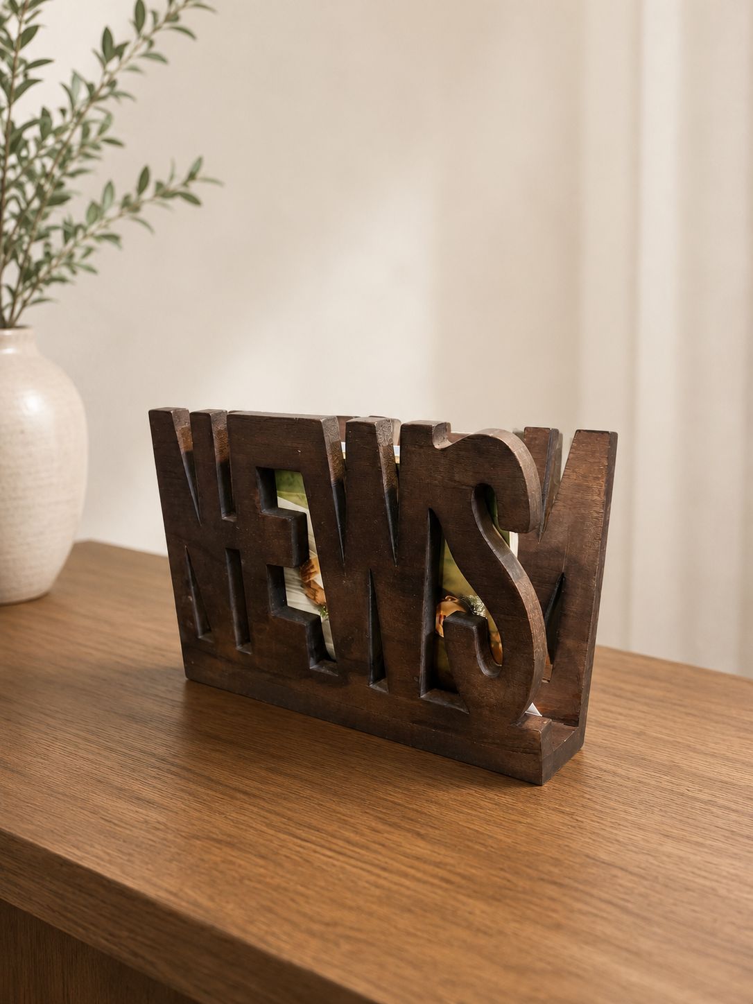 Headline Magazine Rack