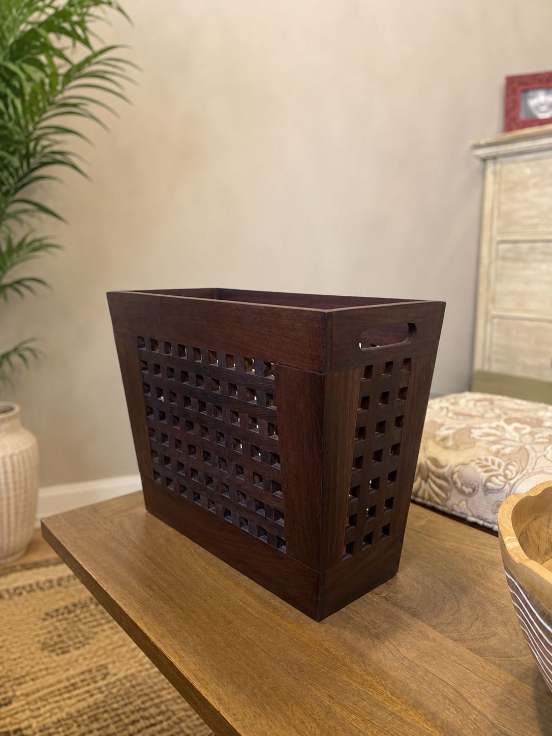 Havana Lattice Magazine Holder