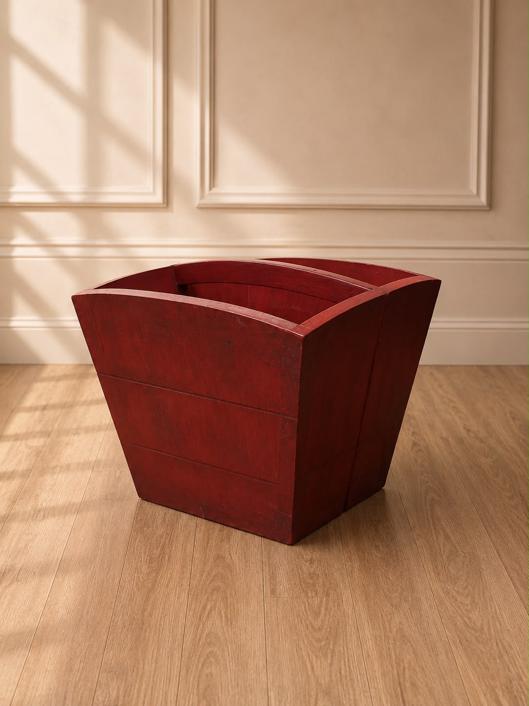 Heritage Tapered Planter With Wooden Handle/Holder
