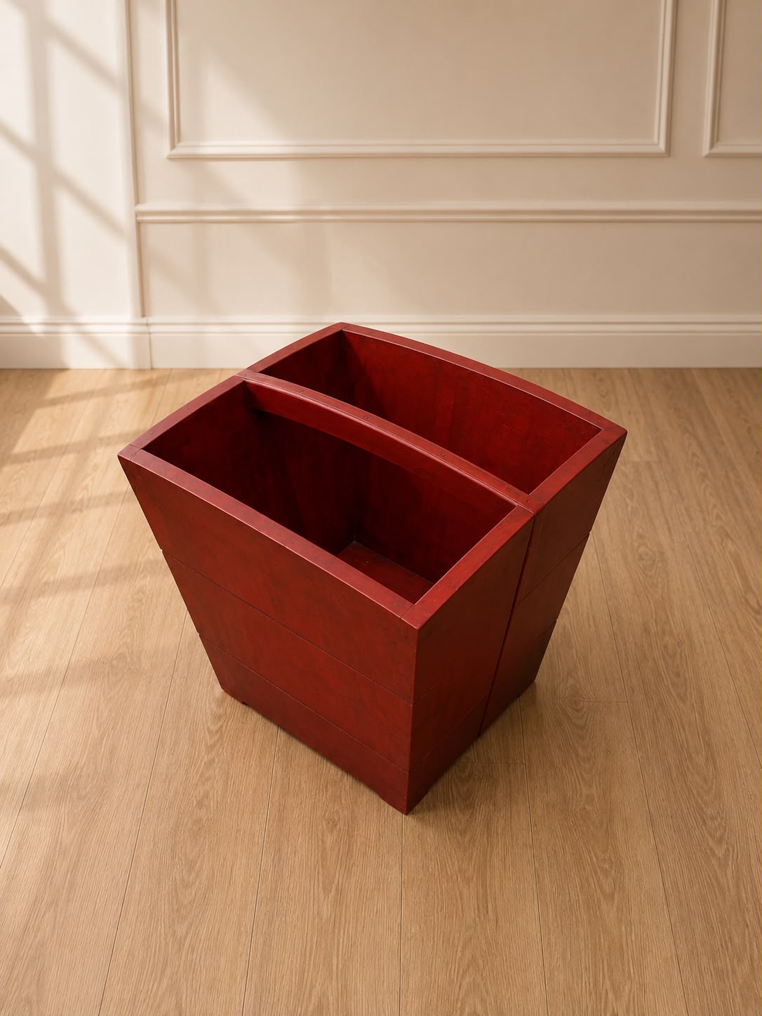 Heritage Tapered Planter With Wooden Handle/Holder